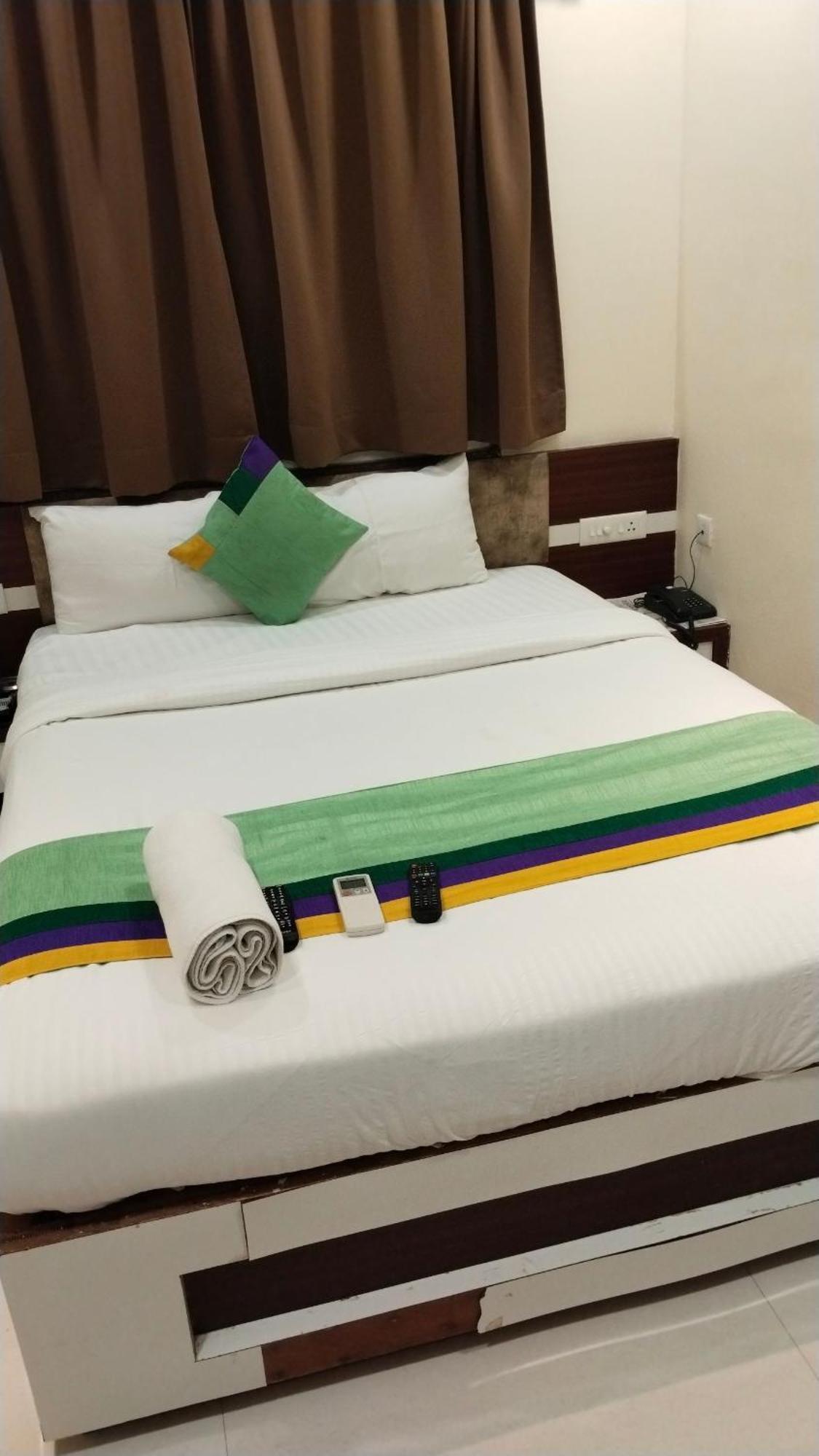 Restr Inn Nágpur Kültér fotó